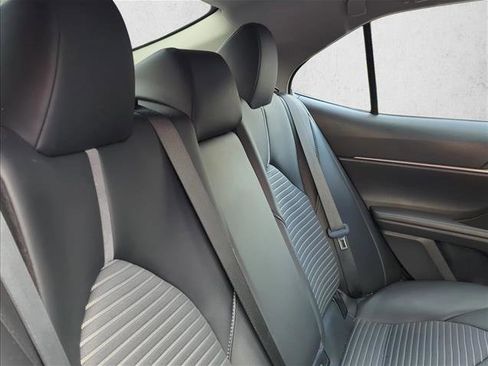 Used 2024 Toyota Camry SE image 21