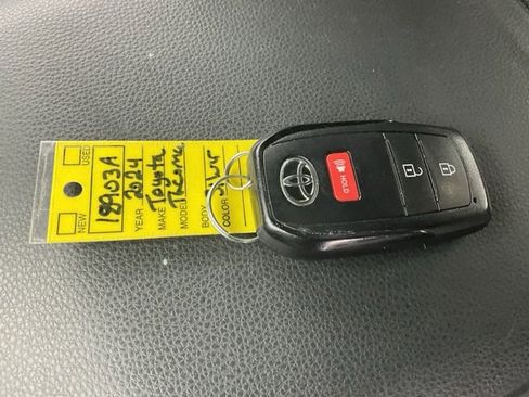 Used 2024 Toyota Tacoma TRD Sport image 29