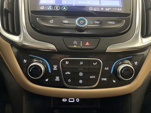 Used 2023 Chevrolet Equinox Premier AWD/4WD image 12