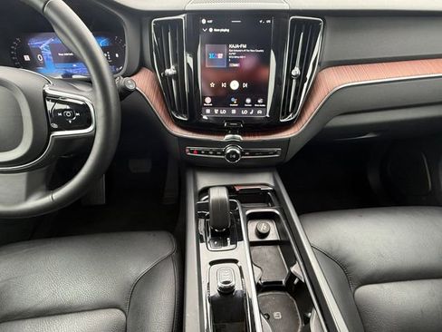 Used 2024 Volvo XC60 B5 Plus AWD/4WD image 3