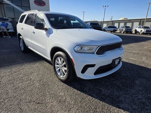 Used 2023 Dodge Durango SXT image 1