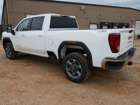 New 2026 GMC Sierra 2500 SLE w/ SLE Value Package; AWD/4WD image 7