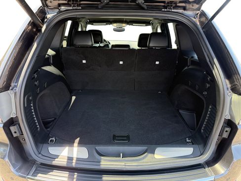 Used 2018 Jeep Grand Cherokee Limited RWD image 17