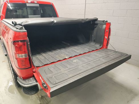 Used 2016 GMC Sierra 1500 SLE w/ SLE Value Package image 21