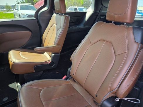 Used 2021 Chrysler Pacifica Limited w/ Premium & Safety Sphere Group image 10
