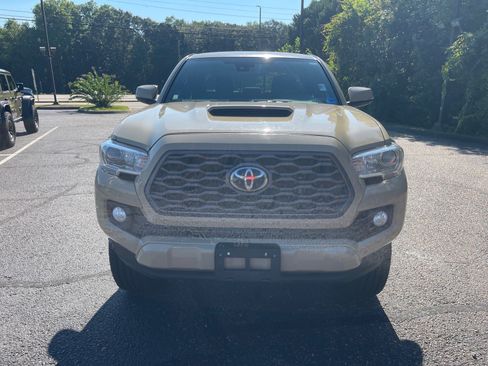 Used 2020 Toyota Tacoma TRD Sport w/ Technology Package AWD/4WD image 2