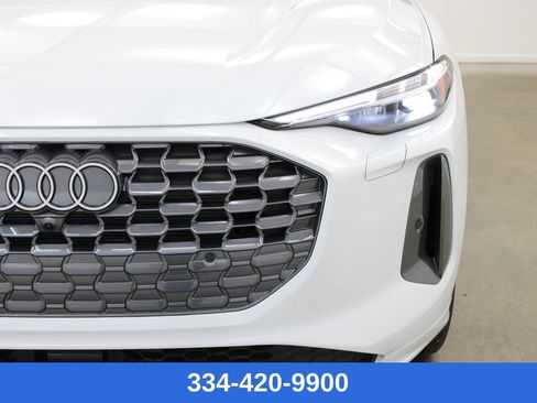 New 2025 Audi Q5 Prestige image 7