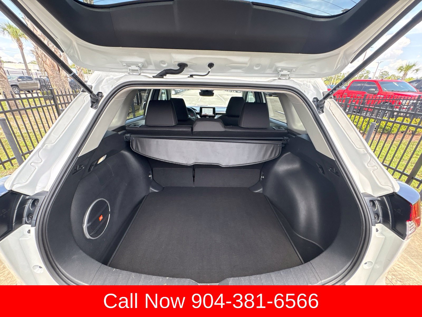 Used 2024 Toyota Corolla Cross LE w/ Moonroof Package FWD image 11