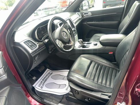 Used 2018 Jeep Grand Cherokee Limited AWD/4WD image 14