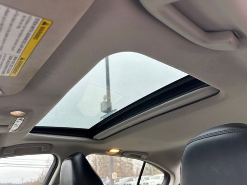 Used 2018 INFINITI Q50 Luxe w/ Essential Package (3.0T Luxe) image 7