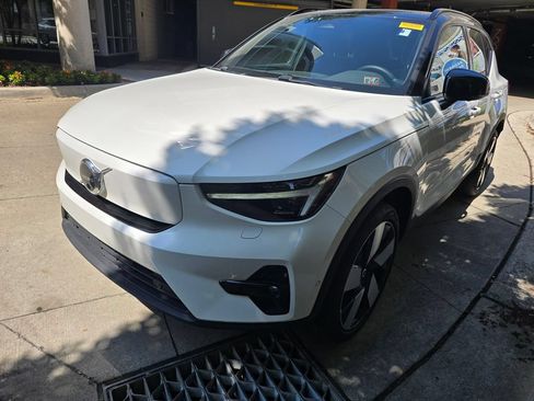 Used 2023 Volvo XC40 Recharge Ultimate AWD/4WD image 1