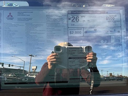 New 2025 Mitsubishi Outlander SE image 14