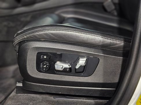 Used 2022 BMW X5 xDrive40i w/ Premium Package image 23