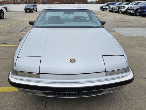 Used 1990 Buick Reatta Coupe image 4