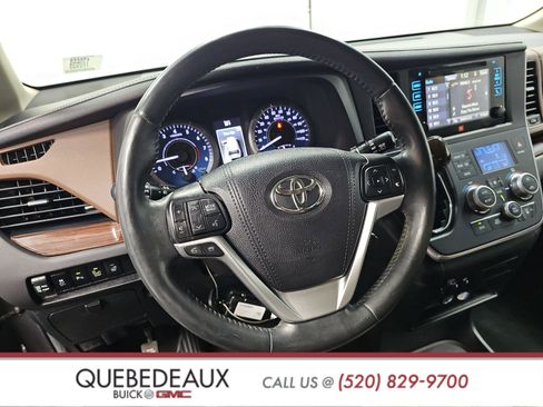 Used 2016 Toyota Sienna Limited image 10