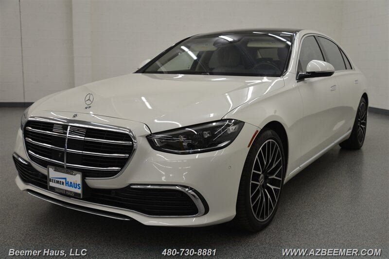 Used 2022 Mercedes-Benz S 580 4MATIC Sedan image 2