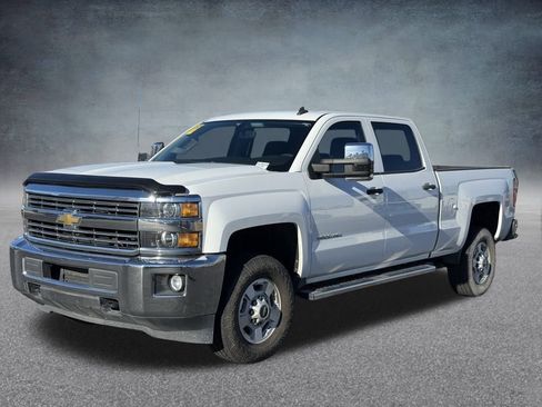 Used 2015 Chevrolet Silverado 2500 LT w/ LT Convenience Package image 7