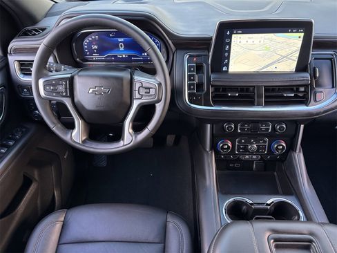 Used 2024 Chevrolet Tahoe Z71 w/ Luxury Package image 3