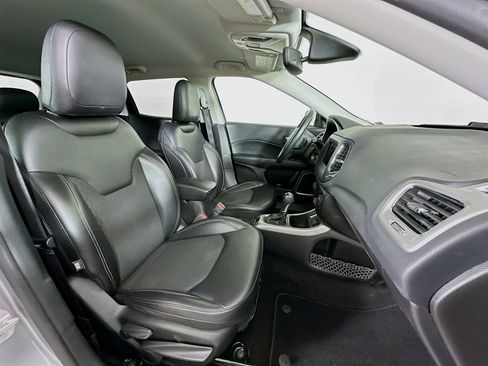 Used 2019 Jeep Compass Latitude w/ Popular Equipment Group image 28