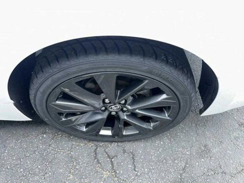 Used 2024 Toyota Corolla SE image 19