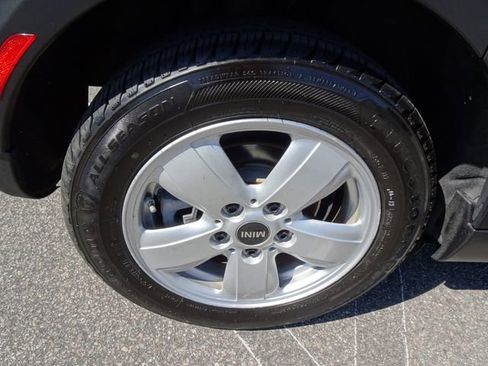 Used 2019 MINI Cooper 4-Door Hardtop w/ Signature Upholstery Package image 30