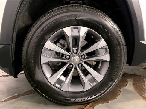 Used 2026 Chevrolet Equinox LT FWD image 9