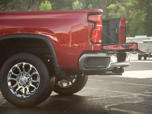 New 2026 Chevrolet Silverado 3500 LTZ w/ LTZ Premium Package AWD/4WD image 9