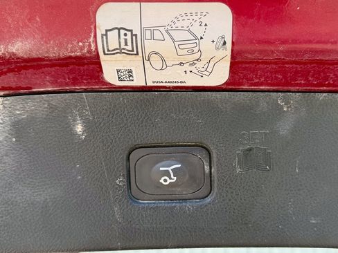 Certified 2019 Ford Edge SEL w/ Equipment Group 201A image 17