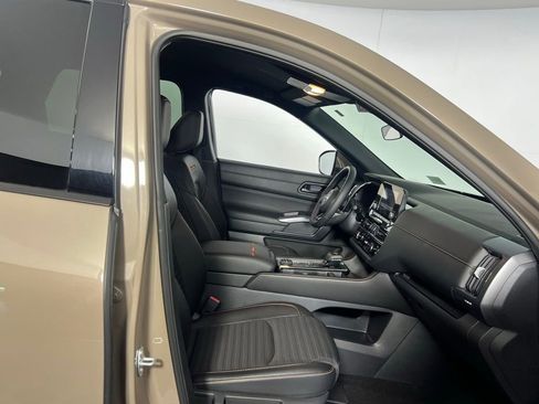 Used 2025 Nissan Pathfinder Rock Creek image 33