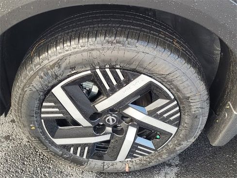 New 2026 Nissan Kicks SV image 12