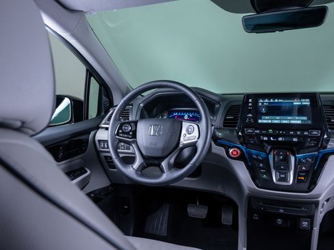 Used 2023 Honda Odyssey Elite image 14