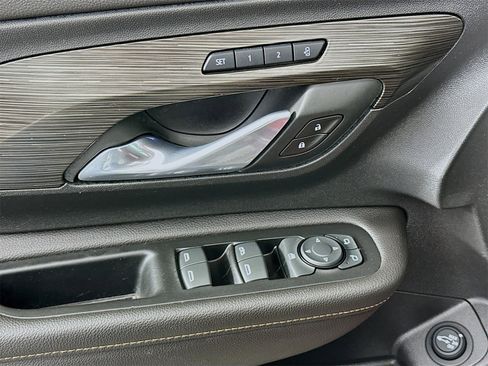 Used 2019 GMC Terrain SLT w/ Preferred Package image 18