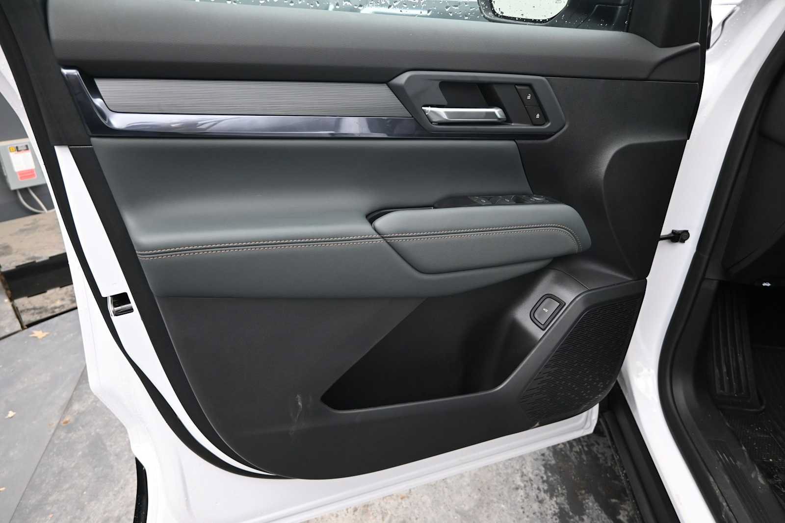 New 2027 GMC Terrain AT4 AWD/4WD image 12