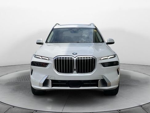 Used 2024 BMW X7 xDrive40i AWD/4WD image 2