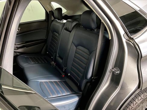 Used 2022 Ford Edge SEL w/ Sport Appearance Package image 25