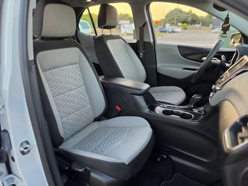 Used 2021 Chevrolet Equinox LS AWD/4WD image 15