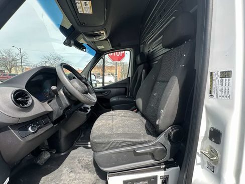 Used 2021 Mercedes-Benz Sprinter 2500 w/ Driver Convenience Package image 22