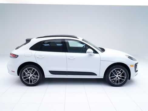 Certified 2026 Porsche Macan AWD/4WD image 8