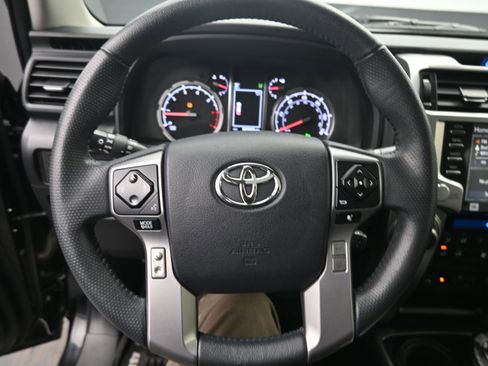Used 2020 Toyota 4Runner Limited image 18