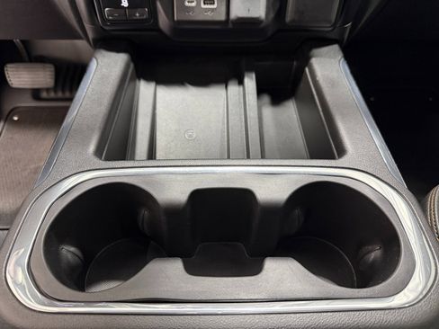 Used 2023 GMC Sierra 2500 AT4 image 13