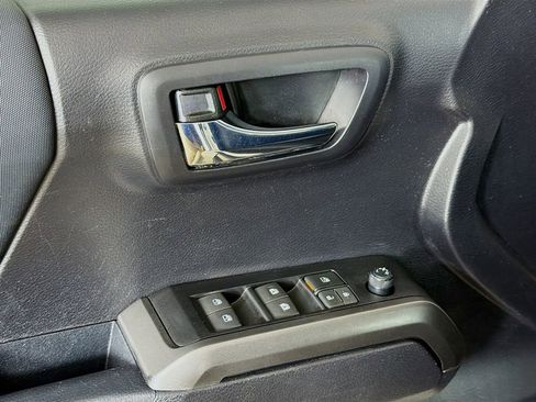 Used 2021 Toyota Tacoma TRD Off-Road w/ TRD Premium Off Road Package image 18