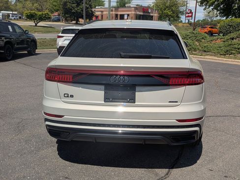 Used 2022 Audi Q8 Premium Plus w/ Premium Plus Package image 4