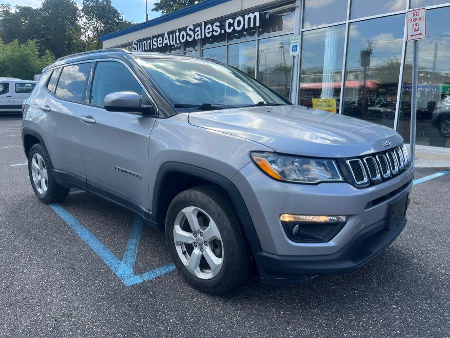 Used 2019 Jeep Compass Latitude w/ Popular Equipment Group AWD/4WD image 2
