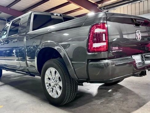 Used 2024 RAM 3500 Limited AWD/4WD image 6