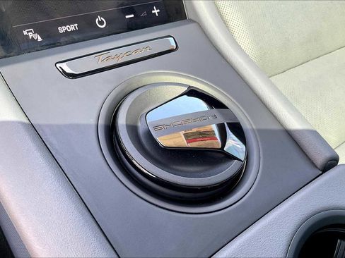 Used 2024 Porsche Taycan image 31