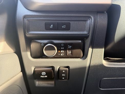 Used 2022 Ford Expedition XLT image 38