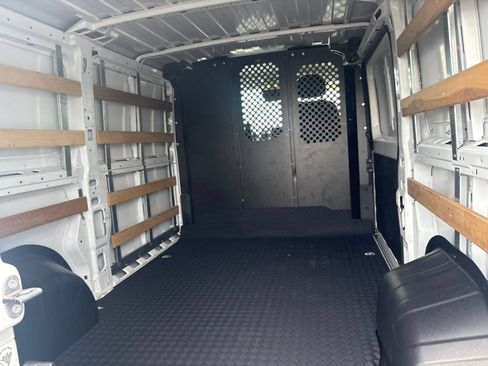 Used 2025 RAM ProMaster 2500 w/ U-Haul Equipment Group FWD image 5