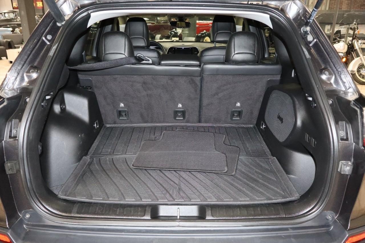 Used 2019 Jeep Cherokee Limited AWD/4WD image 27
