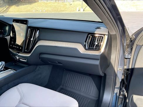 New 2026 Volvo XC60 B5 Plus w/ Protection Package Premier image 28