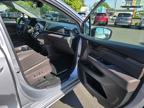 Used 2024 Honda Odyssey Elite image 12